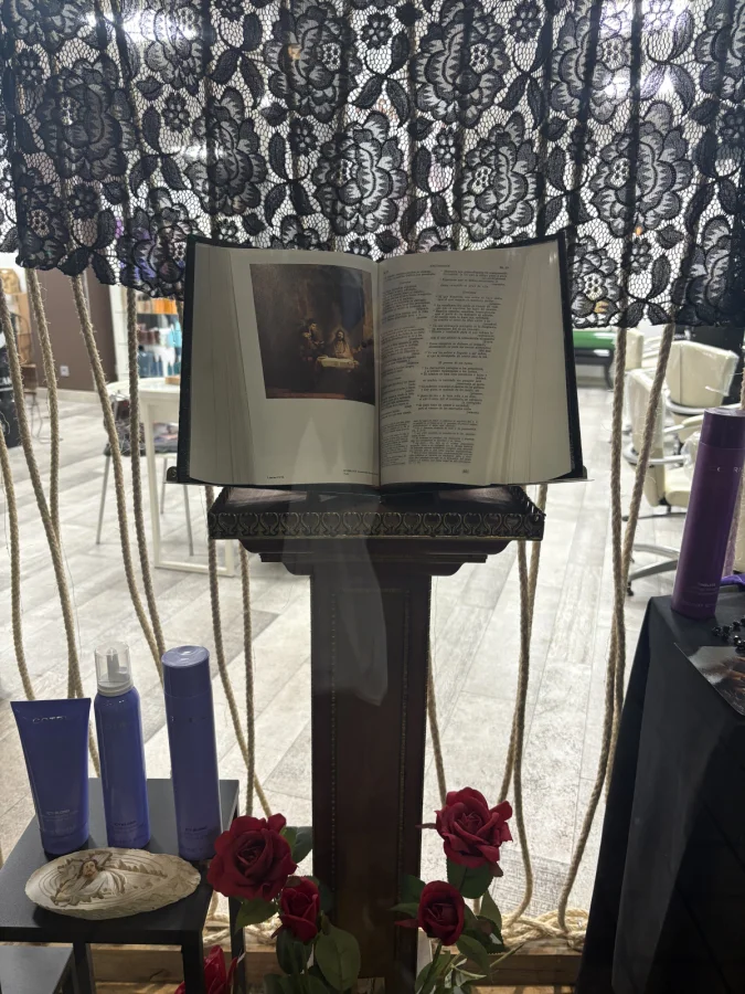 Detalle de Angel y Eva peluqueros